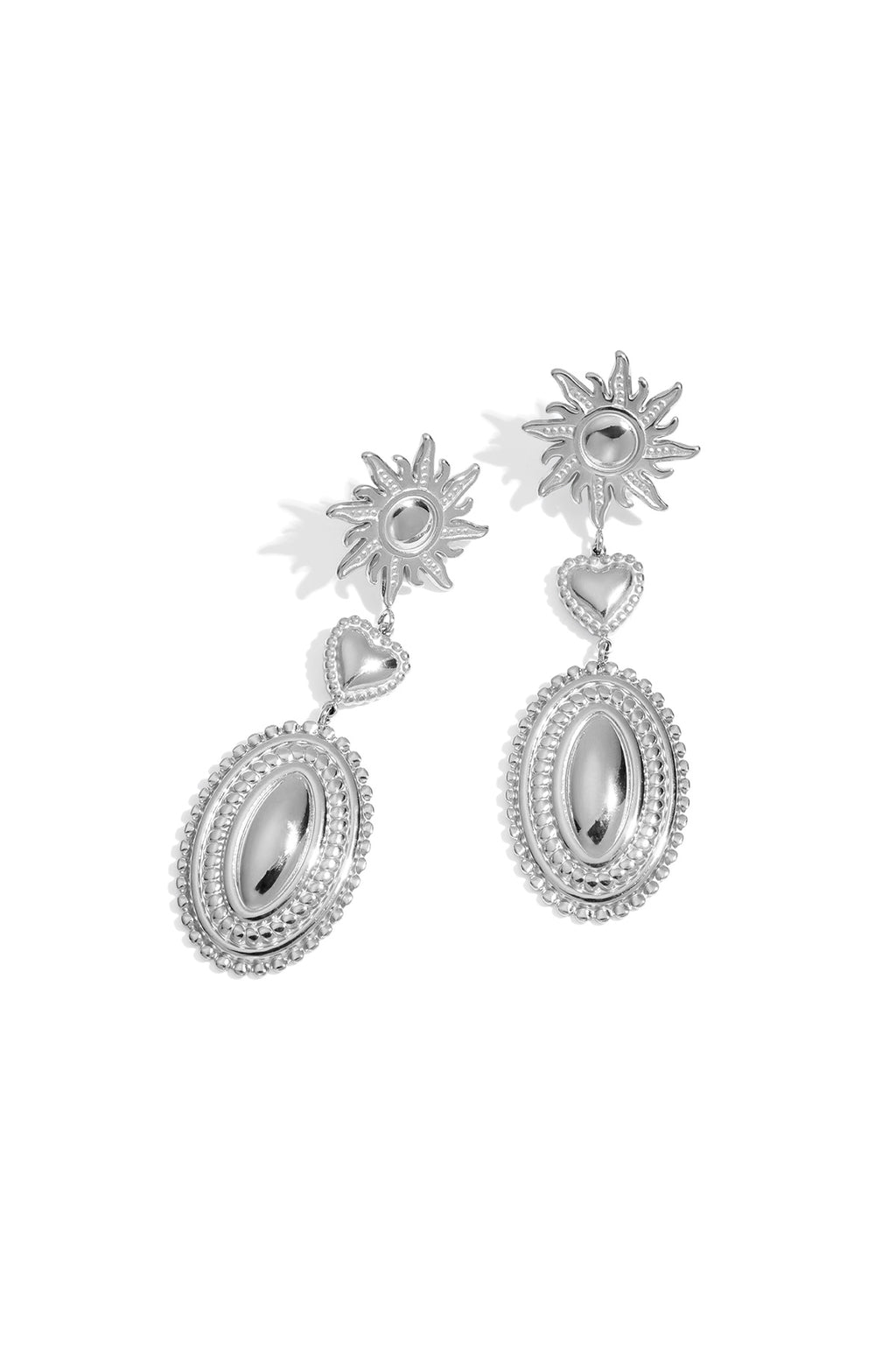 Me encantan los pendientes colgantes con forma de sol.